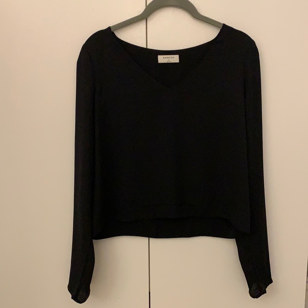 Aritzia black v-neck long sleeve blouse